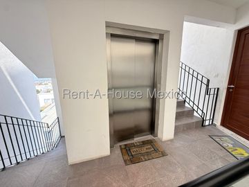 Departamento en Renta en Zibatá, vista panorámica 3 recámaras, cocina amplia y moderna, terraza, Jardines, área infantil, Gimnasio, Amplios espacios