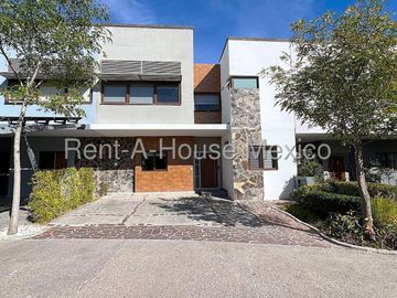 Venta casa Altozano Queretaro, 3 recamaras, 3 baños.
