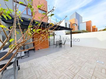 Venta casa Altozano Queretaro, 3 recamaras, 3 baños.