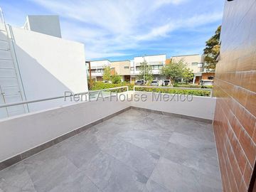 Venta casa Altozano Queretaro, 3 recamaras, 3 baños.
