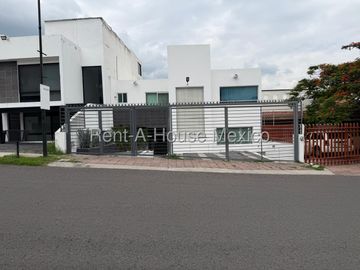 Venta casa Real de Juriquilla, 3 recamaras, 3 baños.