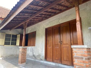 Rumah Luas Asri dengan Pendopo di Guwosari Pajangan Bantul