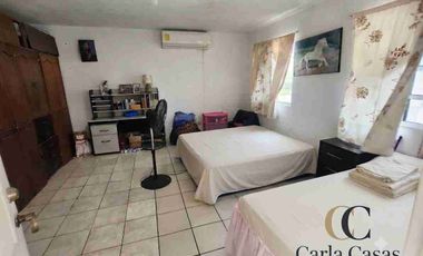 Casa en Venta en Balcones de Anáhuac | Amplia Cochera 4 Autos y Gran Terraza con Potencial