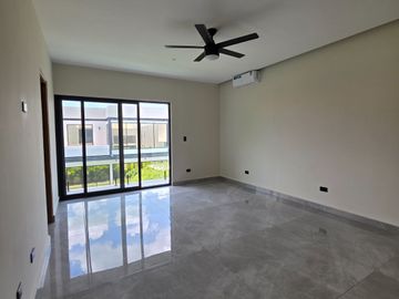 CASA EN VENTA EN EL YUCATÁN COUNTRY CLUB