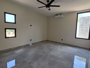CASA EN VENTA EN EL YUCATÁN COUNTRY CLUB