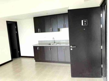 Rent to Own in San Lorenzo place in Magallanes Makati City! connect to Magallanes MRT station, Edsa, Near Makati CBD, Ortigas CBD, Ayala CBD,  BGC, McKinley, MOA, Megamall, NAIA Terminal Airport, SM Makati, Green belt, Skyway, Schools, Malls Hospitals and More!