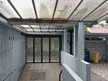 DIJUAL/DISEWAKAN RUMAH CANTIK ALA VILLA FURNISHED DENGAN TANAH TAMBAHAN DIBELAKANG BISA UNTUK BARBEQUE
