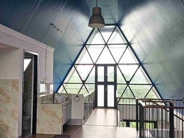 DIJUAL/DISEWAKAN RUMAH CANTIK ALA VILLA FURNISHED DENGAN TANAH TAMBAHAN DIBELAKANG BISA UNTUK BARBEQUE