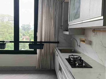 DIJUAL/DISEWAKAN RUMAH CANTIK ALA VILLA FURNISHED DENGAN TANAH TAMBAHAN DIBELAKANG BISA UNTUK BARBEQUE