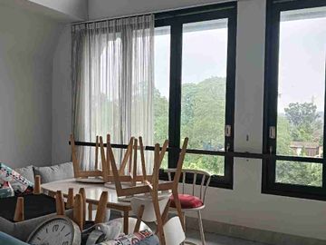 DIJUAL/DISEWAKAN RUMAH CANTIK ALA VILLA FURNISHED DENGAN TANAH TAMBAHAN DIBELAKANG BISA UNTUK BARBEQUE