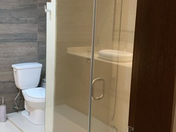 HERMOSA RESIDENCIA EN RENTA EN VALLE REAL