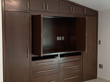 HERMOSA RESIDENCIA EN RENTA EN VALLE REAL