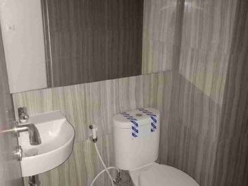 FOR SALE APART STUDIO LIKE NEW AT PAKUWON BEKASI