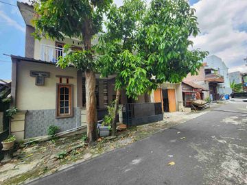 Rumah Kost 2lt Aktif 12Kt Belakang Kampus UNS