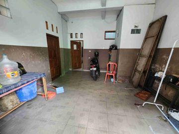 Rumah Kost 2lt Aktif 12Kt Belakang Kampus UNS