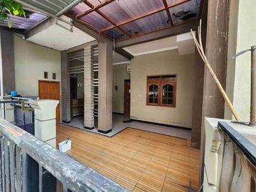 Rumah Kost 2lt Aktif 12Kt Belakang Kampus UNS
