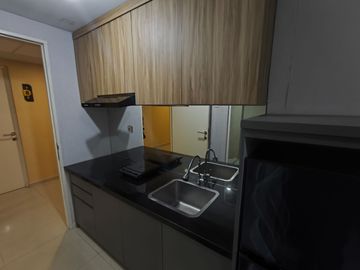 Apartemen Cornell Studio Lantai 10 Full Furnished Lengkap