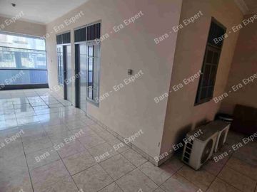 Jual ruko 3 lantai di bawah pasaran daerah Pramuka, jakarta timur