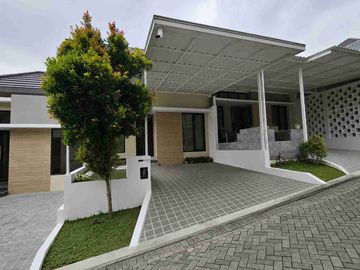 DIJUAL RUMAH SANGAT STRATEGIS DEKAT TOL DI PERUMAHAN PANDANARAN HILLS SEMARANG TIMUR