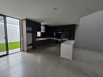 RENTA DE CASA EN MAYORAZGO DE 4 RECAMARAS