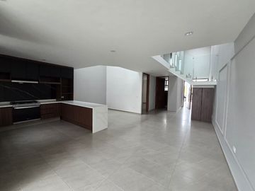 RENTA DE CASA EN MAYORAZGO DE 4 RECAMARAS