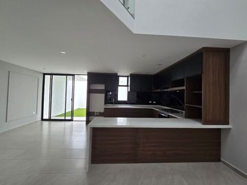 RENTA DE CASA EN MAYORAZGO DE 4 RECAMARAS