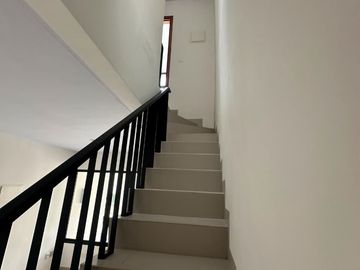 Sewa Rumah PIK 2 Pasadena Brand New 2 Lantai 2KT 2KM Ada Balkon