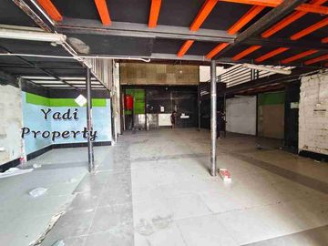 Di Sewakan Gudang Ex Showroom di Jatiwaringin Pondok Gede Jakarta Timur