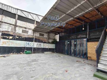 Di Sewakan Gudang Ex Showroom di Jatiwaringin Pondok Gede Jakarta Timur