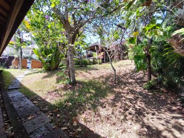 Dijual atau Disewakan Bulanan Villa View Laut Halaman Luas One Gate System di Goa Gong , Jimbaran.