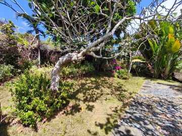 Dijual atau Disewakan Bulanan Villa View Laut Halaman Luas One Gate System di Goa Gong , Jimbaran.
