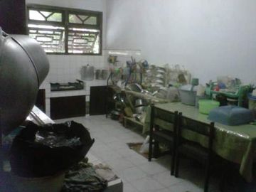 Dijual  rumah  area strategis cilandak jaksel, bisa utk usaha dan bebas banjir, akses jalan lebar