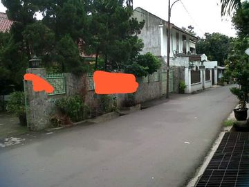 Dijual  rumah  area strategis cilandak jaksel, bisa utk usaha dan bebas banjir, akses jalan lebar