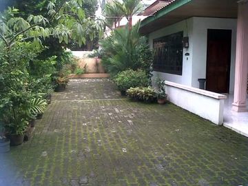 Dijual  rumah  area strategis cilandak jaksel, bisa utk usaha dan bebas banjir, akses jalan lebar