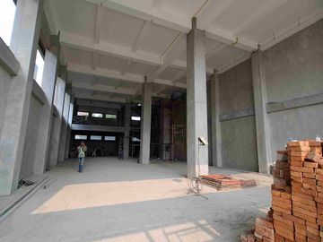 Disewakan Gedung Baru 4 Lantai Di Boulevard Gading Serpong, Bisa Utk Resto atau Kantor