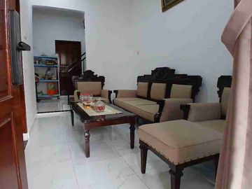 Dijual Rumah 2 lantai full renov siap huni di Kranggan Permai