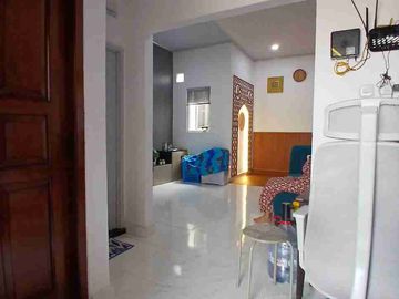 Dijual Rumah 2 lantai full renov siap huni di Kranggan Permai