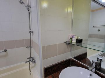 2Bedroom with Parking BGC Condo For Rent Bellagio Towers Burgos Circle Forbestown near One McKinley Pacific Plaza St Lukes Hospita Shangrila Serendra
