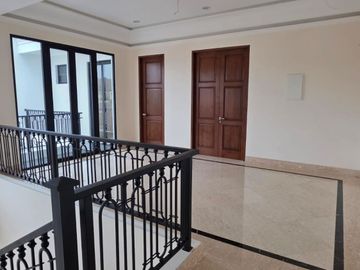 Rumah Brand New Classic Gaharu Cipete Cilandak Jaksel