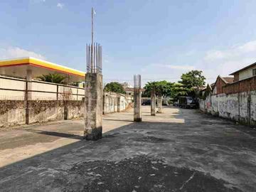 Sewa Lahan Komersial Pinggir Jalan Depok 2 – 815 m² Strategis