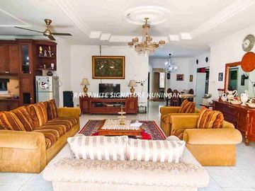 Dijual Rumah Lokasi Tenang di Jl Cempaka Putih Tengah Area Bebas Banjir