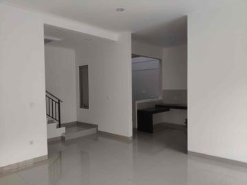 Dijual rumah PIK2