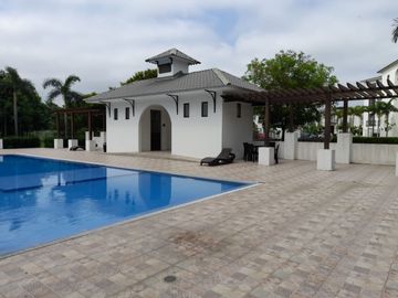 DEPARTAMENTO EN PLANTA BAJA-3 DORMITORIOS!!