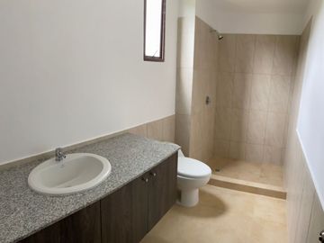 DEPARTAMENTO EN PLANTA BAJA-3 DORMITORIOS!!