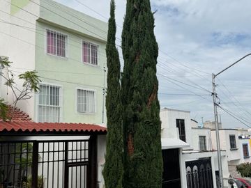 VENDO CASA 4 RECAMARAS, EXCELENTE UBICACION