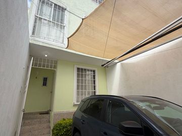 VENDO CASA 4 RECAMARAS, EXCELENTE UBICACION