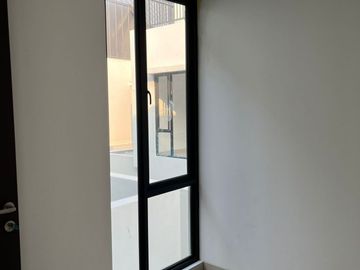Dijual Rumah Modern 2 Lantai Plus 1 Ac Cluster Mahakam, Jakarta Garden City, Cakung, Jakarta Timur, 028