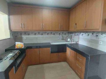 DISEWAKAN RUMAH METLAND PURI
