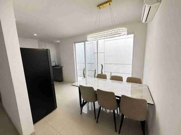 DIJUAL RUMAH GREEN LAKE CITY