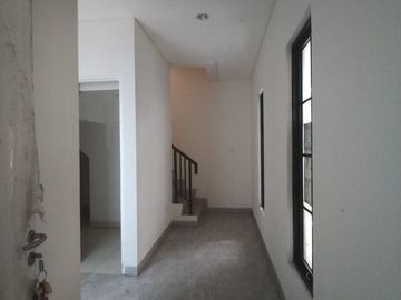 Rumah 3 LT Double Decker di Lavon Tangerang 1K900066